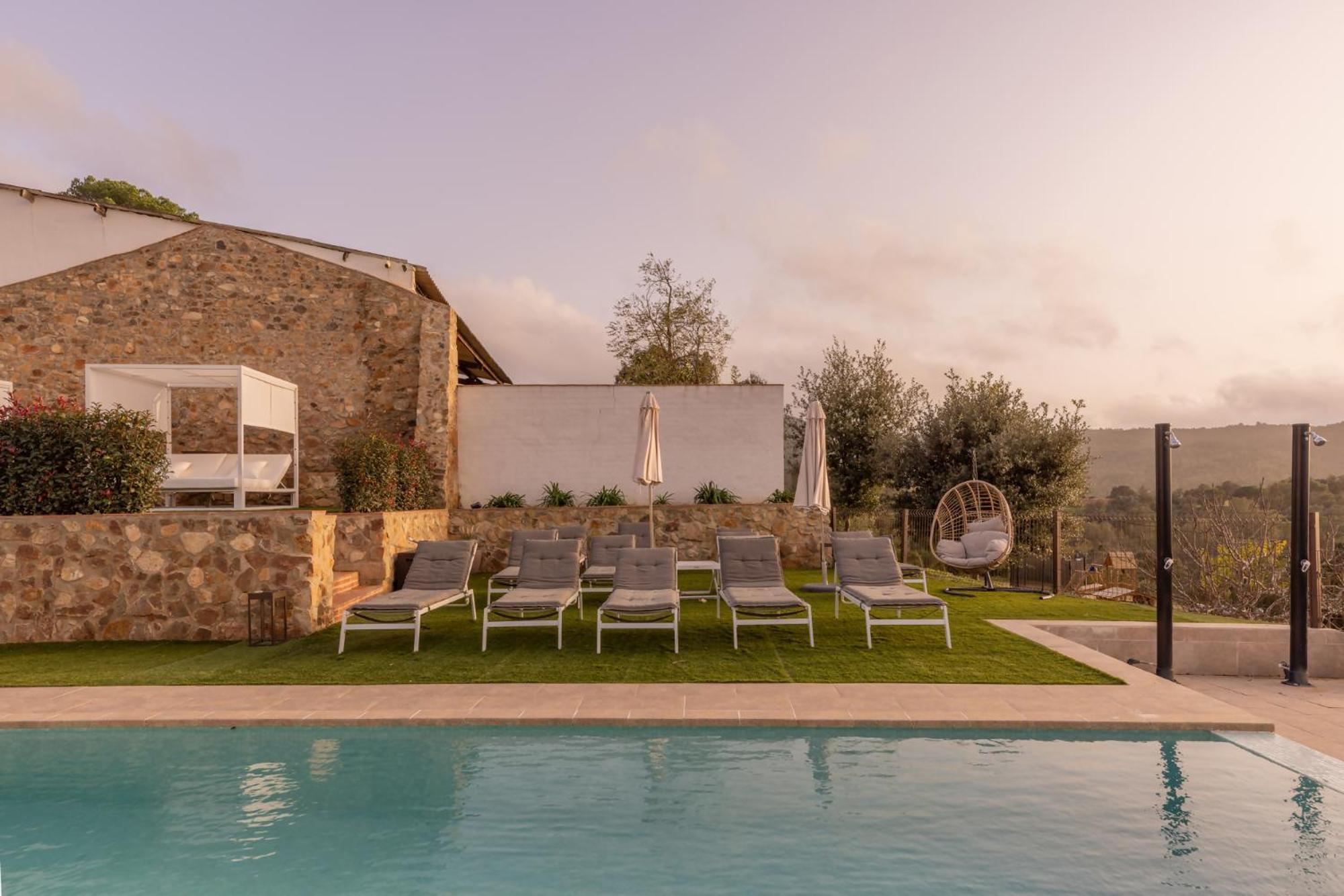 Can Bufi Espectacular Casa Con Piscina Interior Llagostera Exteriör bild