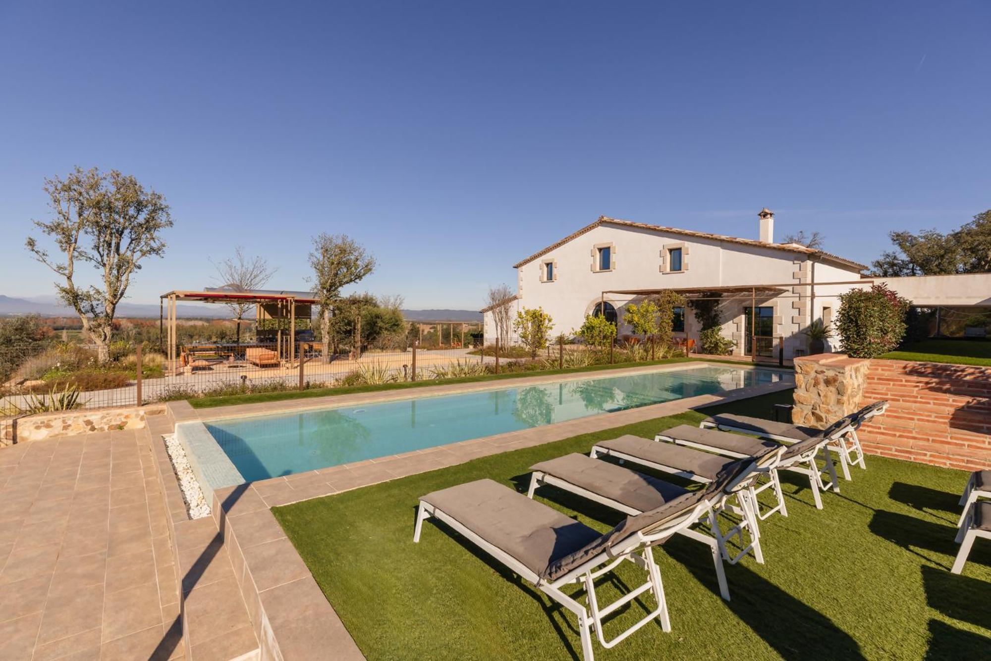 Can Bufi Espectacular Casa Con Piscina Interior Llagostera Exteriör bild
